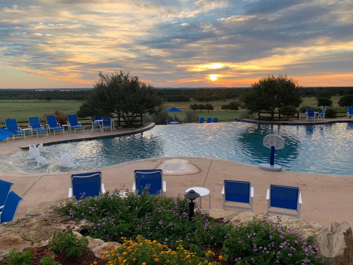 The Hideout Golf Club & Resort Lake Brownwood Екстериор снимка